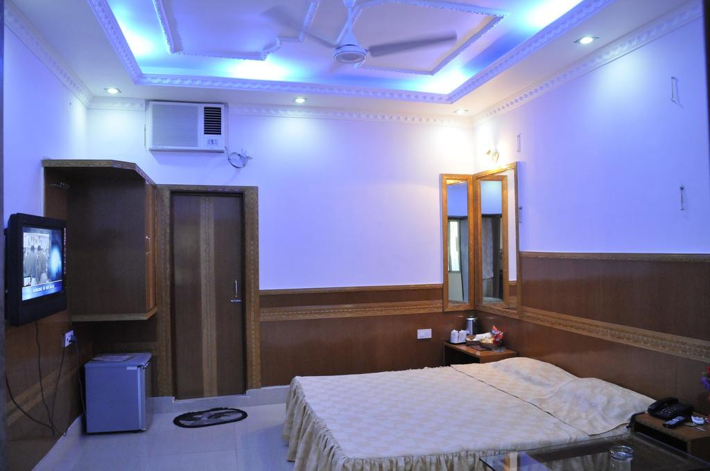 Hotel Heera Kalkutta Zimmer foto