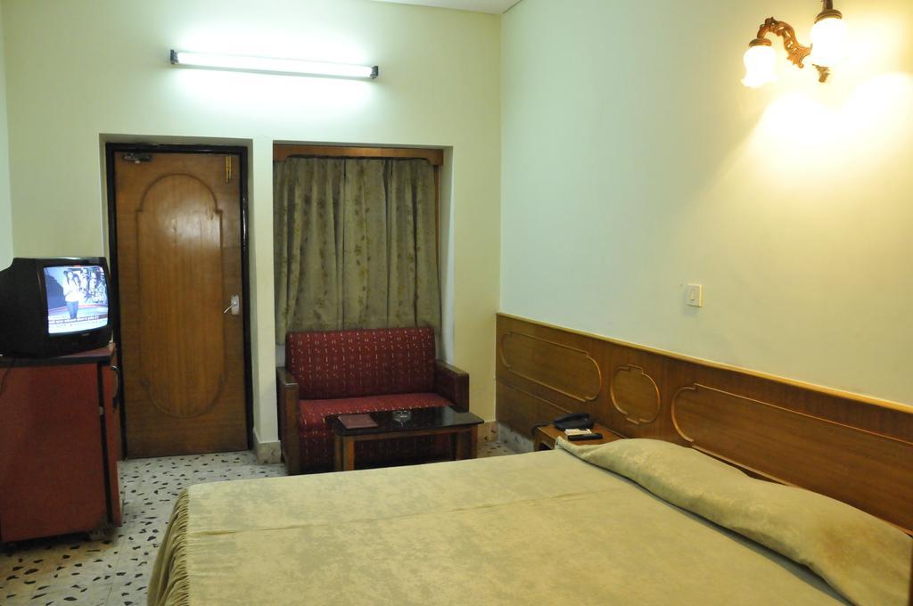 Hotel Heera Kalkutta Exterior foto