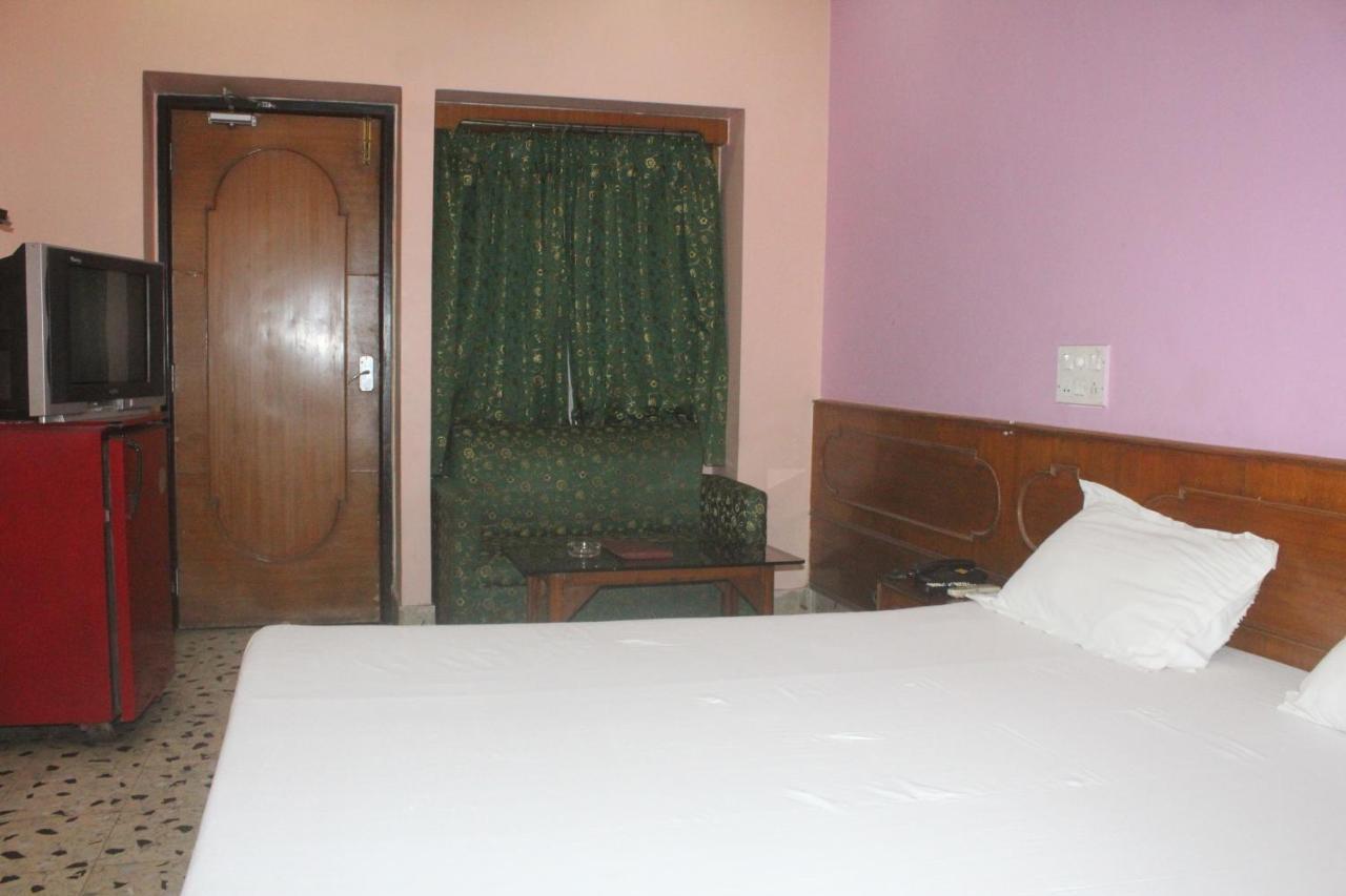 Hotel Heera Kalkutta Exterior foto